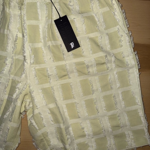 Left Point Shredded Cloth Short - Picture 2 of 2